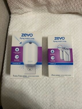 Zevo Flying Insect Trap Starter Kit ~ Device & Refill Cartridge + 2Refills NIB